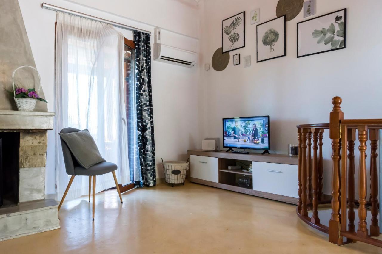 Seaside Heaven - Sunset Views Close To The Beach Apartment Каламата Екстериор снимка