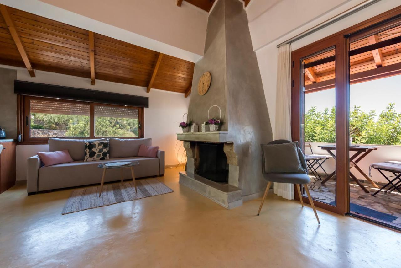 Seaside Heaven - Sunset Views Close To The Beach Apartment Каламата Екстериор снимка